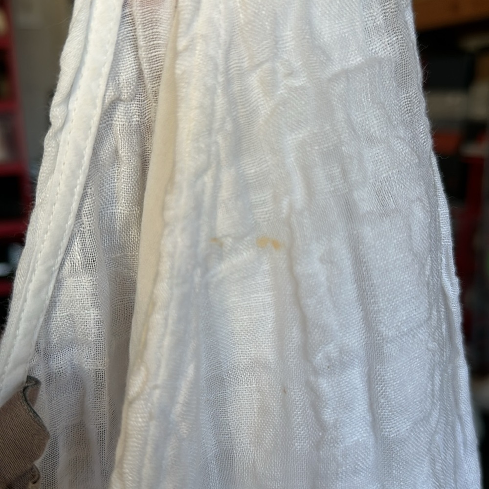 White Sleeveless Women's Top - Picture 3 of 5